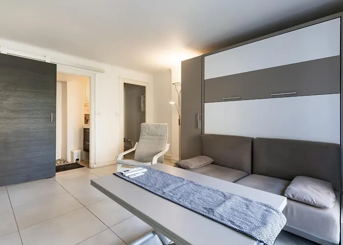 Apartment Avec Parking A 12mns Du Centre Historique De